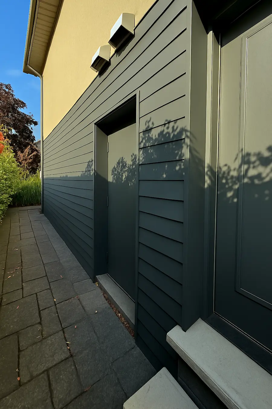 Exterior House Painting in Toronto project by Premium Coat in Toronto - Finished work example 5