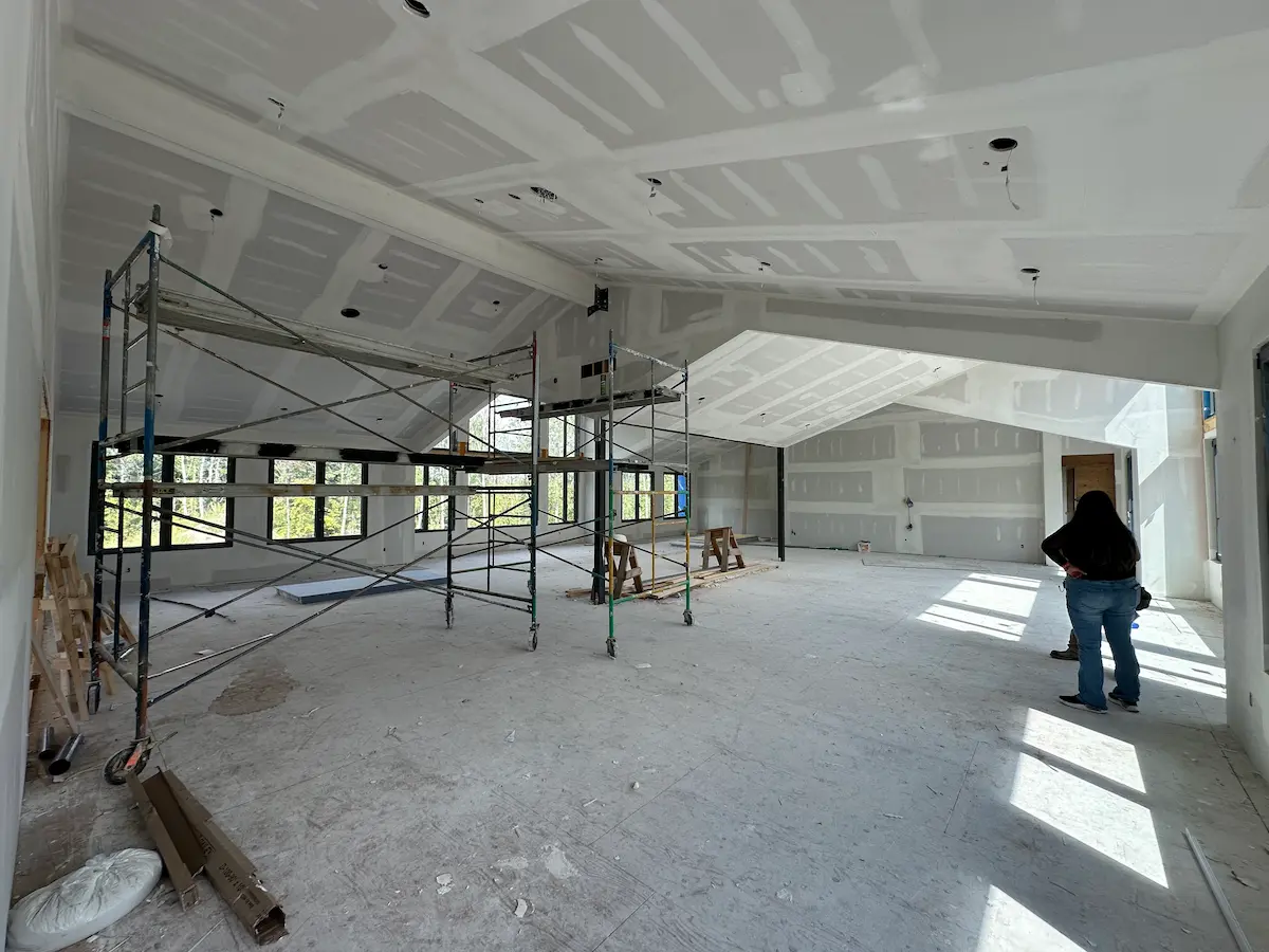 Drywall Repairs & Repainting in Toronto project by Premium Coat in Toronto - Finished work example 3